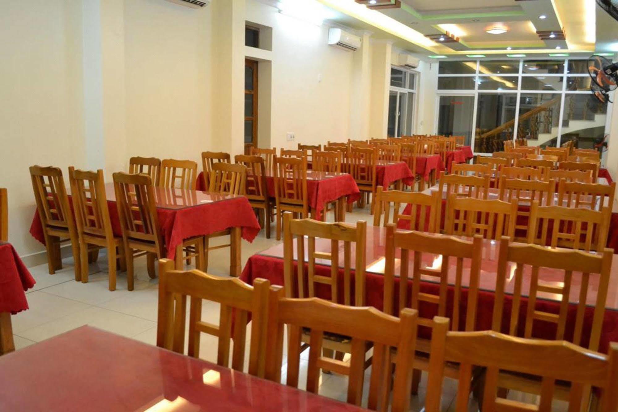 Hoang Ngoc Hotel Dong Khe Sau Exteriör bild