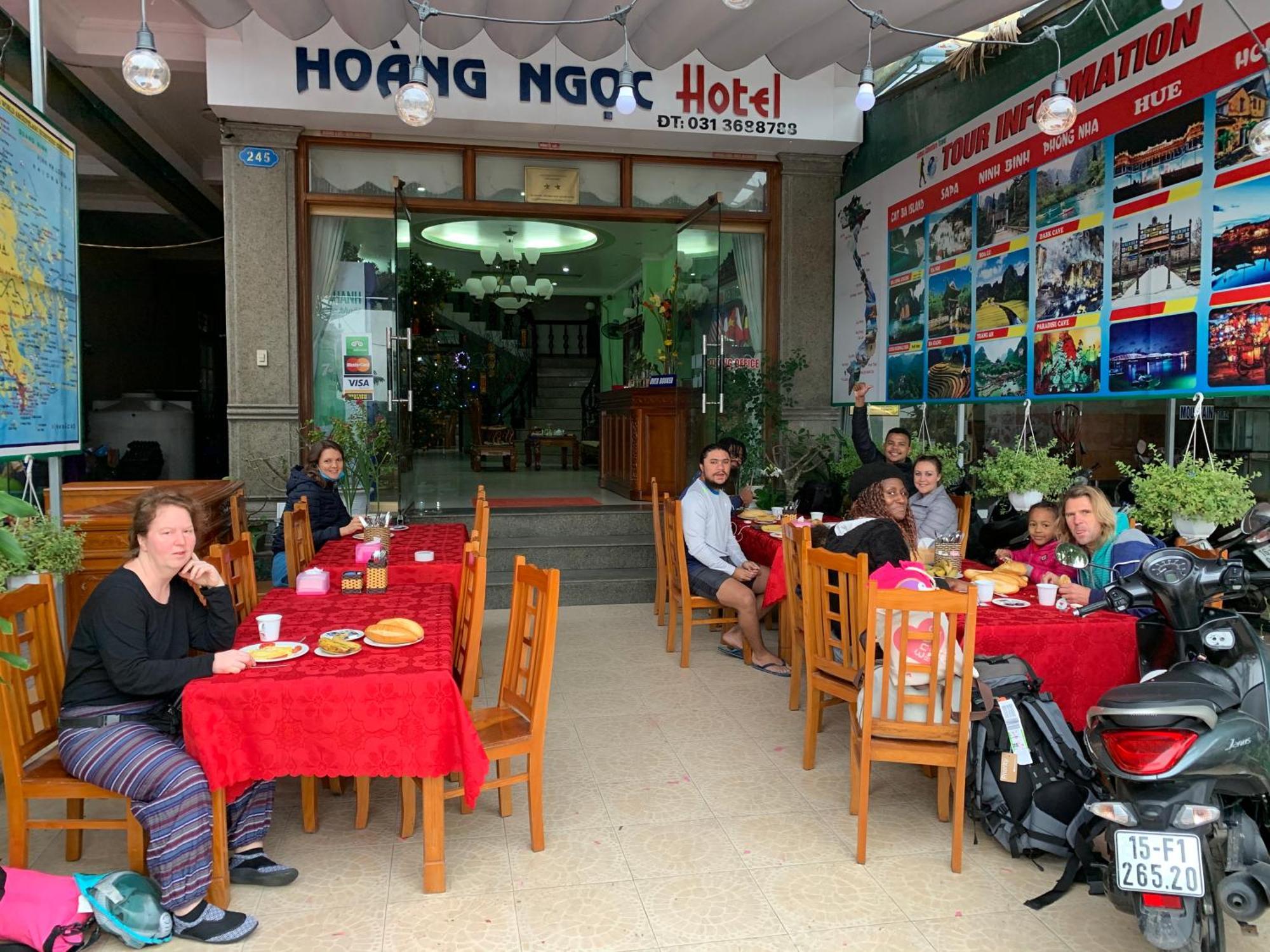 Hoang Ngoc Hotel Dong Khe Sau Exteriör bild